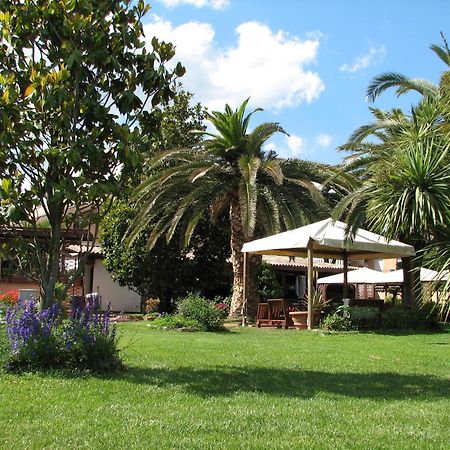 Hotel Velcamare Tarquinia Buitenkant foto