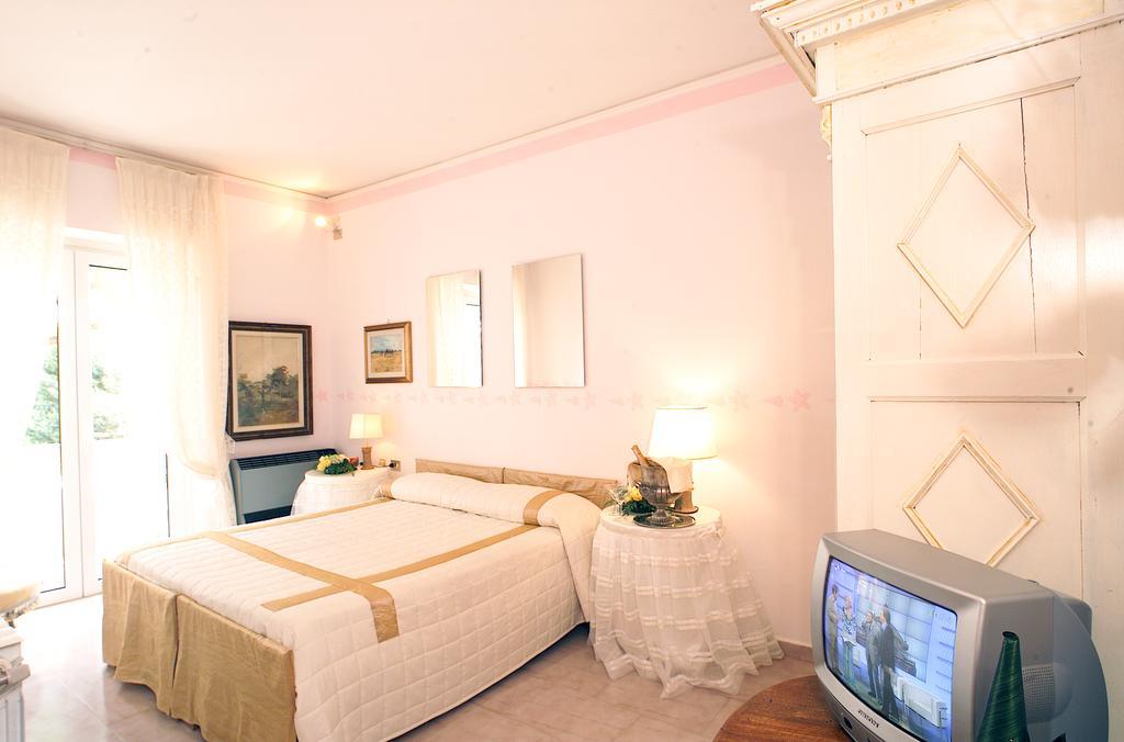 Hotel Velcamare Tarquinia Kamer foto