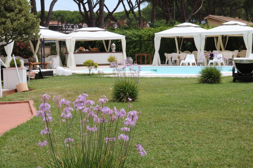 Hotel Velcamare Tarquinia Buitenkant foto